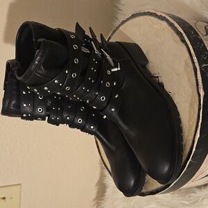 Black edgy faux leather Boots